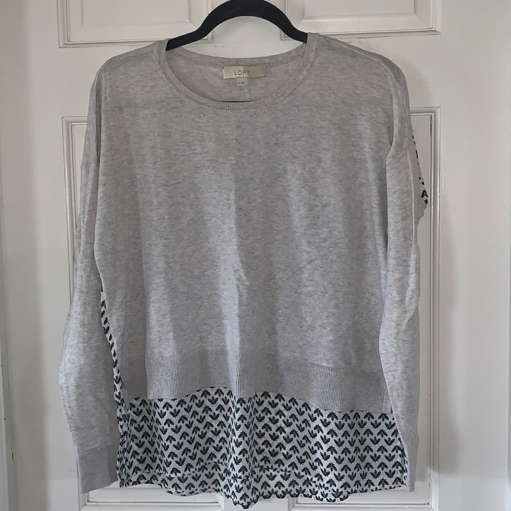Loft lightweight Grey Pattern Sweater Size Medium